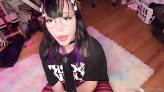 ditzymaruu sucking a dildo for self pleasure leaked onlyfans video