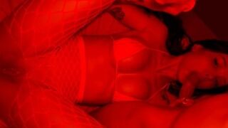 Dainty Wilder masturbates with a dildo and gets a wild orgasm