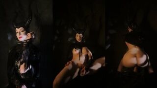 Lexi Luna - Pleasing The Queen