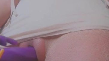 Isabellemae20 Puts A Vibrating Dildo In Pussy OnlyFans Video