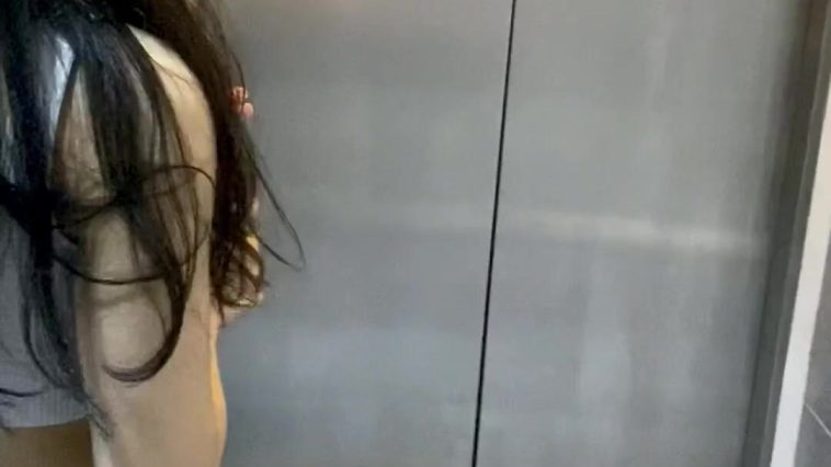 Jasminx Flashing Her Tits In The Elevator Onlyfans Video