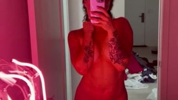 KarlyeTaylor Teasing Her Fans Infront Of Mirror Onlyfans Video