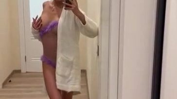 Katti_colour Touching Nipples While Teasing Thick Body Infront Of Mirror Onlyfans Video