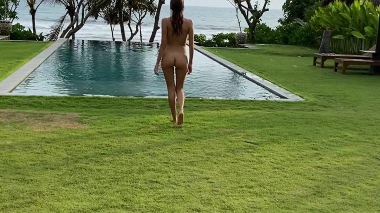 Katya Clover Going To Swim While Naked Onlyfans Video