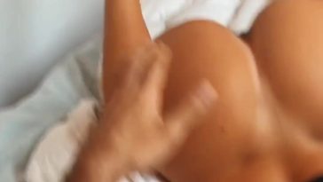 Leolulu Fit Thot Love to Twerking on Her BF’s Cock on Bed Onlyfans Video