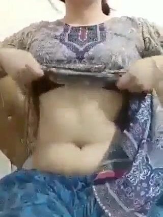 Pakistani Housewife Video Call Leaked