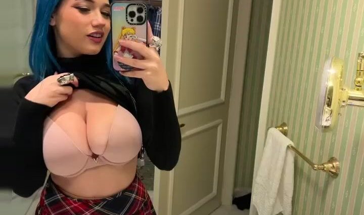 Sofia Gomez Love to Showing Off Her Boobs Onlyfans Video