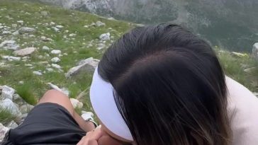 THAT1IGGIRL Horny Gf Sucking Dick While On a Hike Video