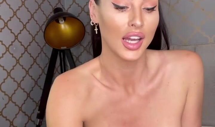 Alice Goodwin Playing with her Massive Tits and Oily Booty Onlyfans Video