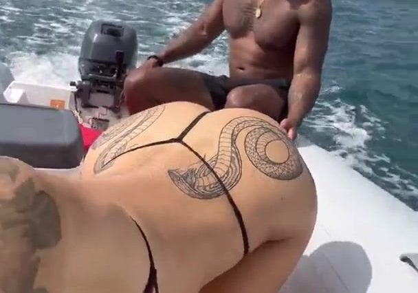 Hannahmakala Fucking on The Motorboat in The Sea Onlyfans