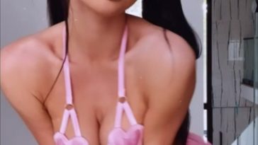 Kristen Hancher Cute Chick Playing with her Tits Onlyfans Video