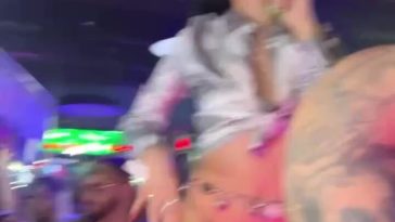 Lexythebaddie Shaking Thick Ass And Stripping In The Club Onlyfans Video