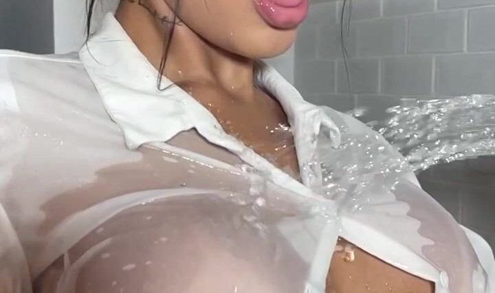 Malejandraq Teasing Horny Nipples In Wet Shirt Onlyfans Video