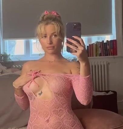 Super Model Lottie Moss Nude Masturbation Onlyfans Video