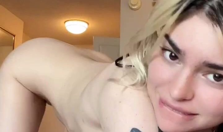 Xofreja Hot Babe Showing Big Tits While In Doggy Pose Onlyfans Video